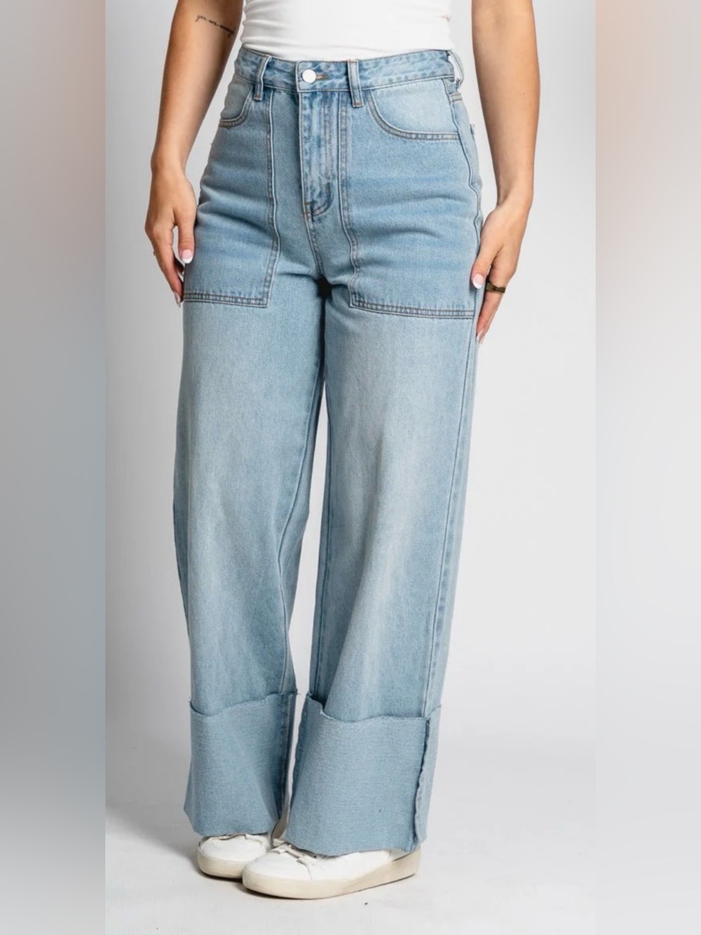 High-Waist Wide Leg Light Wash Jeans - Women